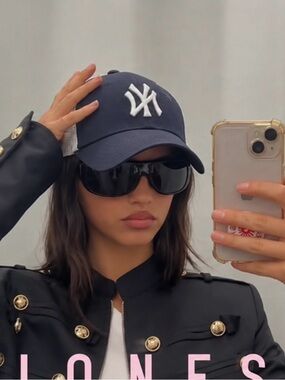 NEW Navy Blue NY NEW YORK YANKEES Hat with white mesh back